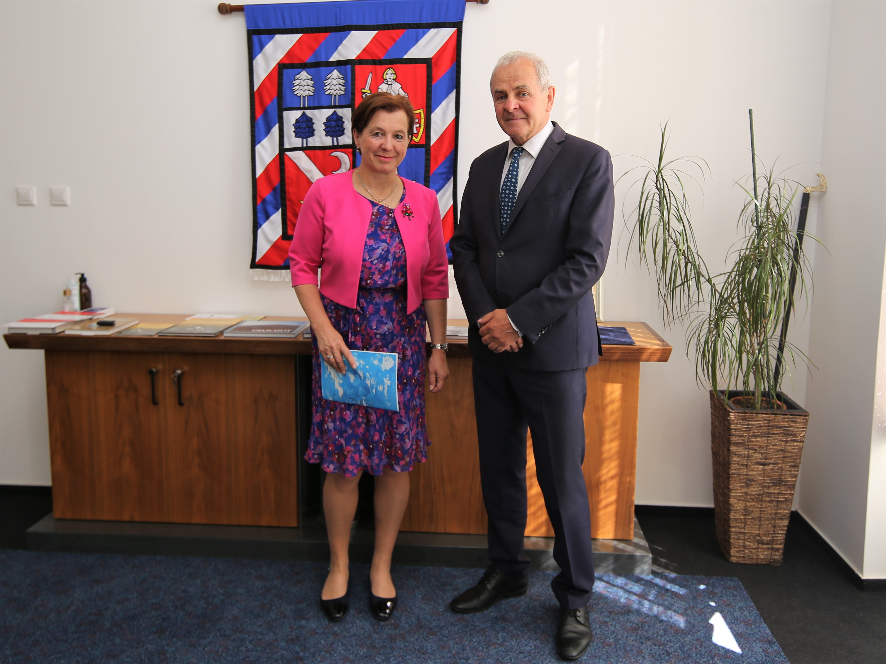 Štátna tajomníčka Ingrid Brocková navštívila Banskobystrický samosprávny kraj s iniciatívou: “Z regiónov do sveta“.