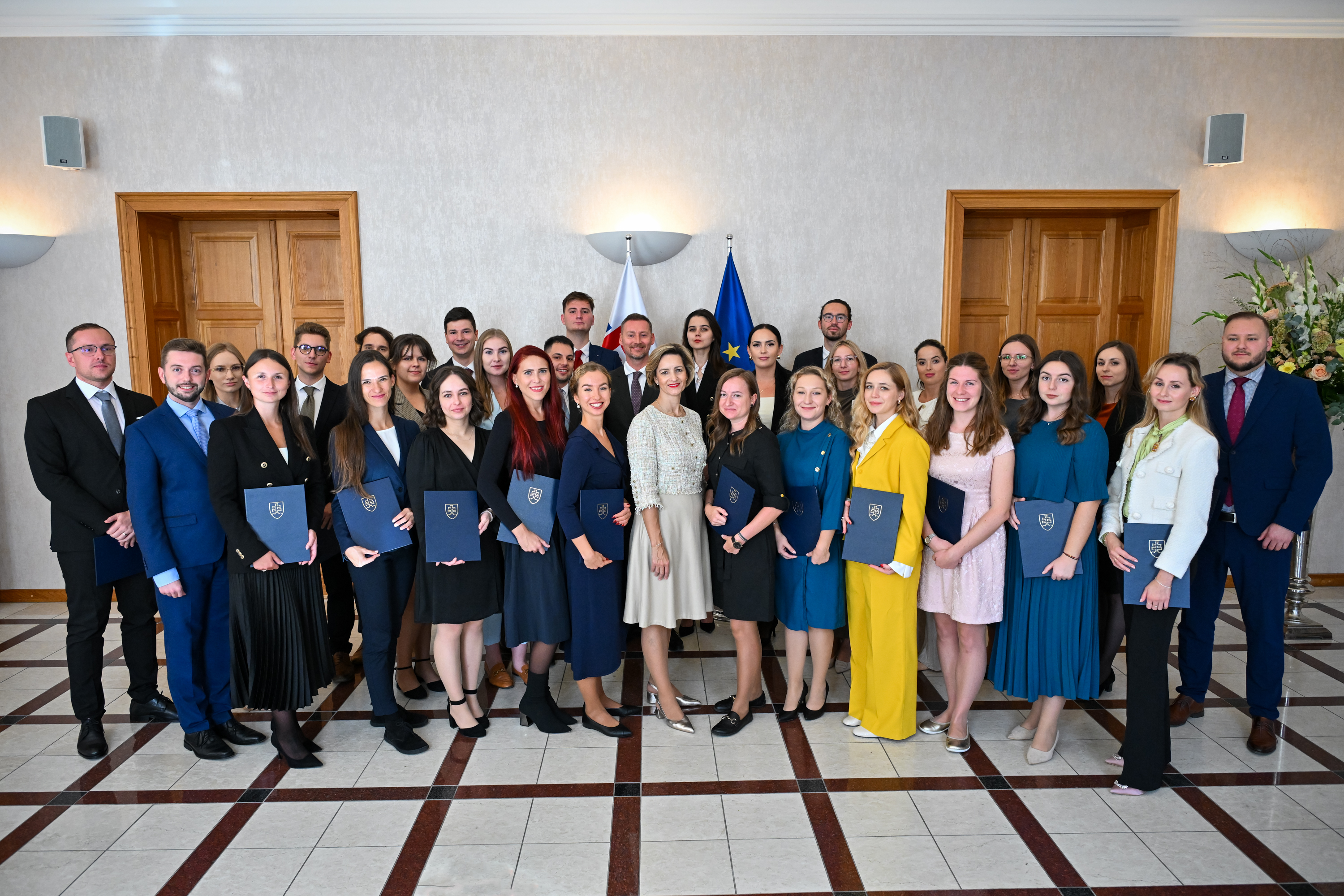 Odovzdaním diplomov absolventom sa ukončil 4. ročník Letnej školy diplomacie Štefana Osuského.