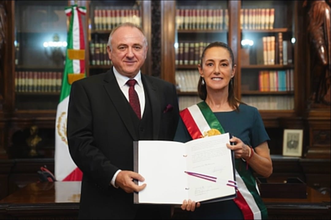 Veľvyslanec Milan Cigáň počas odovzdania poverovacích listín prezidentke Spojených štátov mexických Claudii Sheinbaum Pardo.