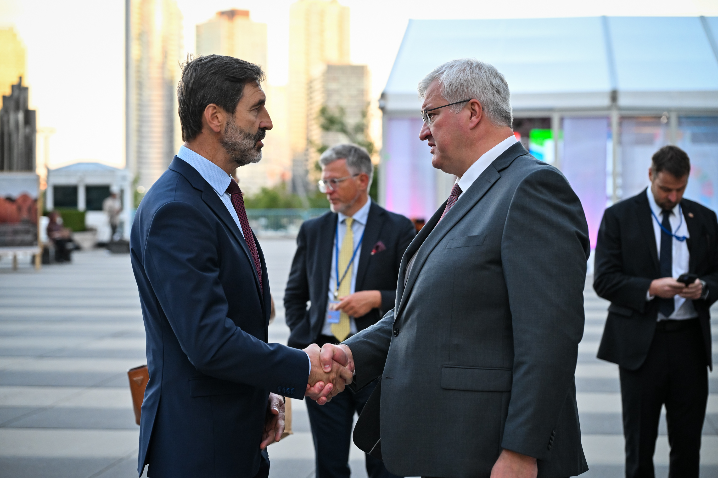 Šéf slovenskej diplomacie Juraj Blanár s ukrajinským rezortným kolegom Andrijom Sybihom.