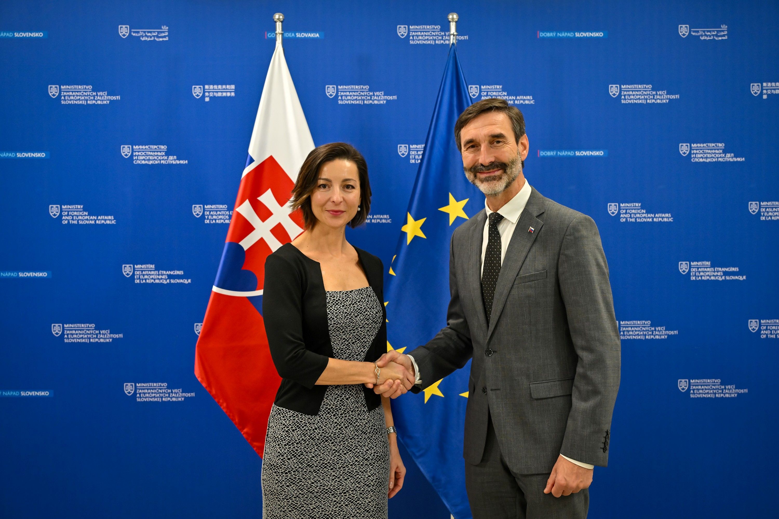 Minister J. Blanár a nová stála predstaviteľka SR pri OECD B. Chmelová.