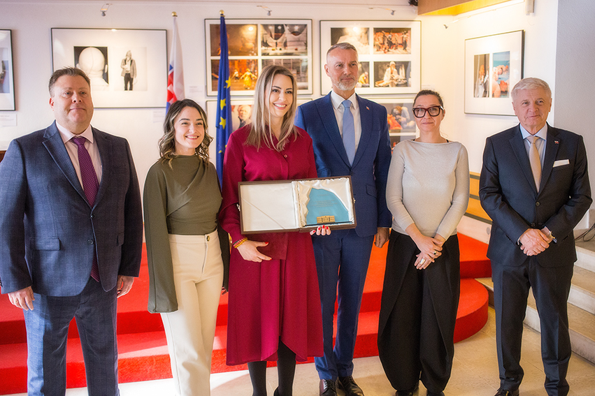 Predseda parlamentu Richard Raši ocenil činnosť Slovenského inštitútu v Budapešti.