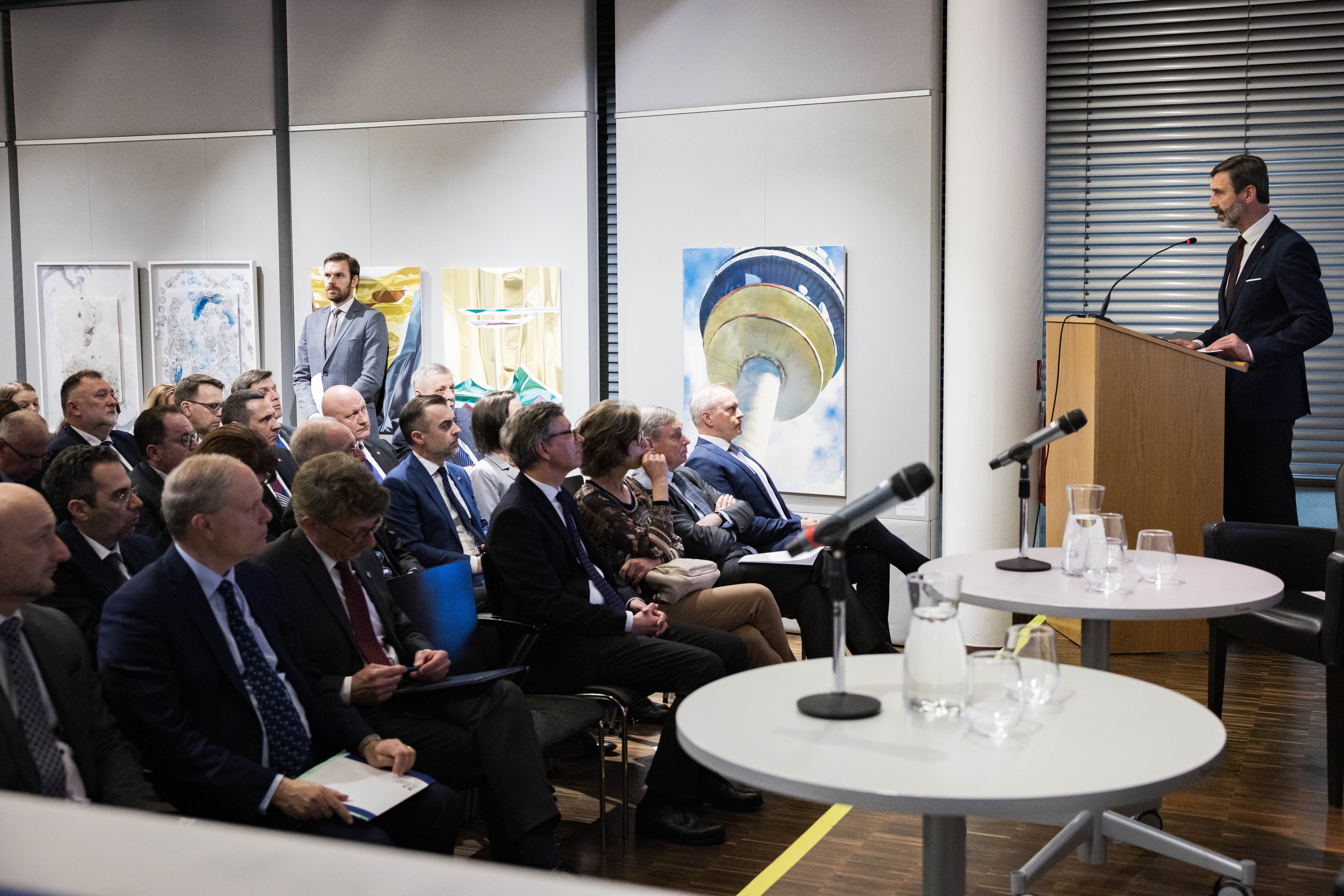 Konferencia: Rozširovanie, západný Balkán a budúcnosť Európy: Perspektívy Francúzska, Rakúska a Slovenska.