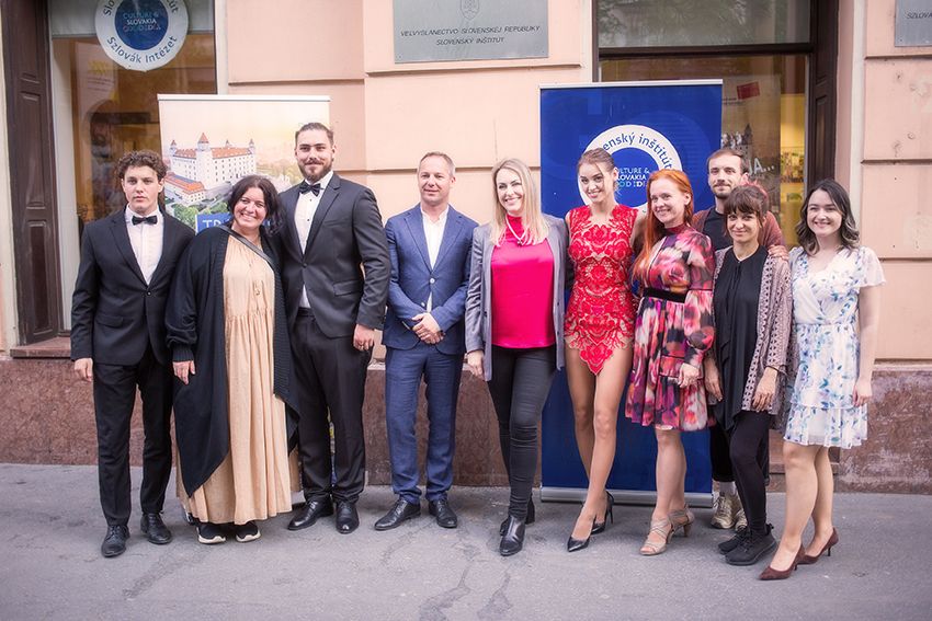 Csetneki Fashion Show a výstava V zajatí čipky.